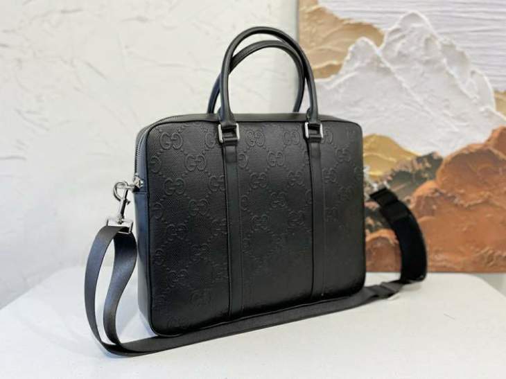 Picture of Gucci Mens Bags _SKUfw126771908fw